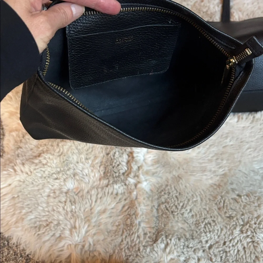 Cuyana Small Zipper Tote and Toiletries Set Black - Picture 10 of 11